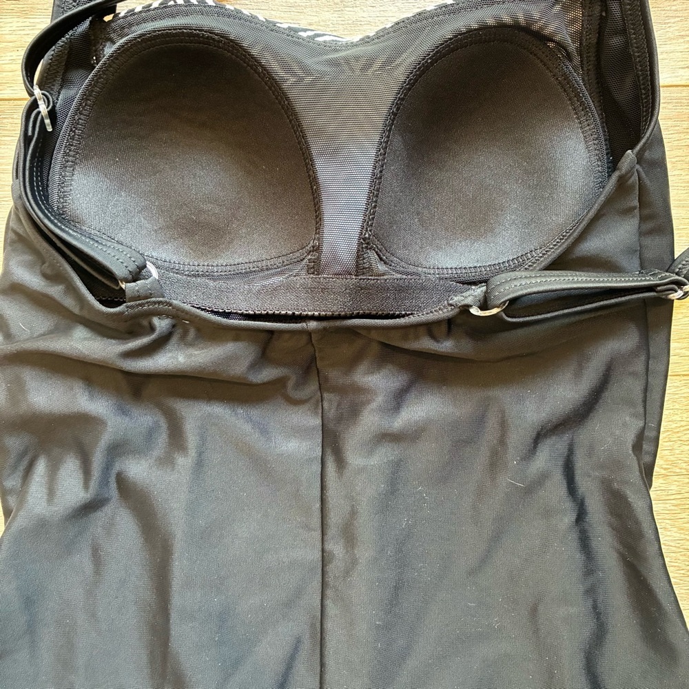 Seekers Essentials Australia Black Swimsuit tummy control - Picture 4 of 8
